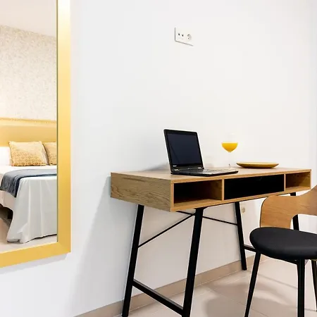 Center Flat Mariblanca 12 Sun & Terrace Boutique *